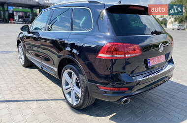 Позашляховик / Кросовер Volkswagen Touareg 2014 в 