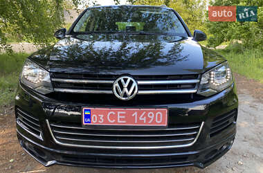 Позашляховик / Кросовер Volkswagen Touareg 2014 в 