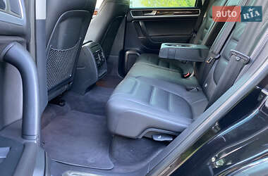 Позашляховик / Кросовер Volkswagen Touareg 2014 в 