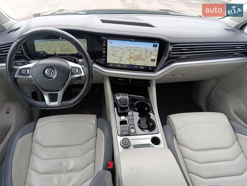 Позашляховик / Кросовер Volkswagen Touareg 2019 в Хмельницькому