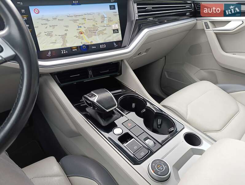 Позашляховик / Кросовер Volkswagen Touareg 2019 в Хмельницькому