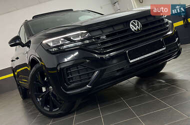 Внедорожник / Кроссовер Volkswagen Touareg 2022 в 