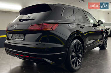 Внедорожник / Кроссовер Volkswagen Touareg 2022 в 