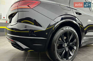 Внедорожник / Кроссовер Volkswagen Touareg 2022 в 
