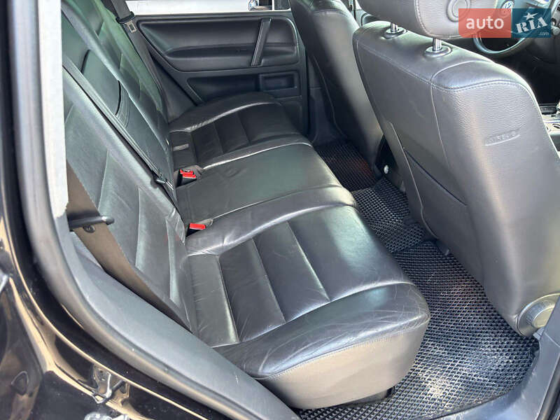 Позашляховик / Кросовер Volkswagen Touareg 2008 в Києві
