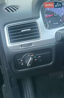 Внедорожник / Кроссовер Volkswagen Touareg 2015 в 