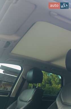 Внедорожник / Кроссовер Volkswagen Touareg 2015 в 