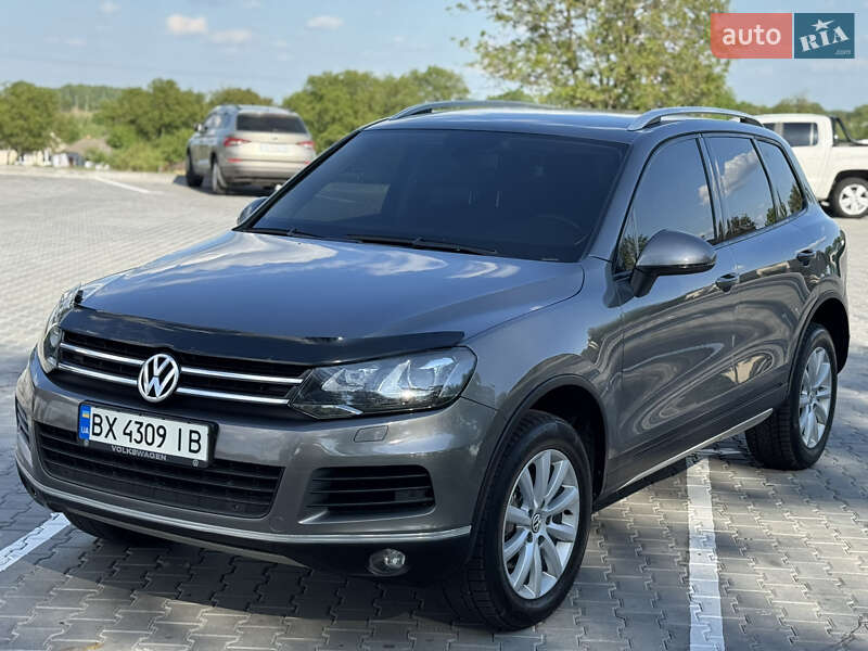 Внедорожник / Кроссовер Volkswagen Touareg 2011 в Тульчине