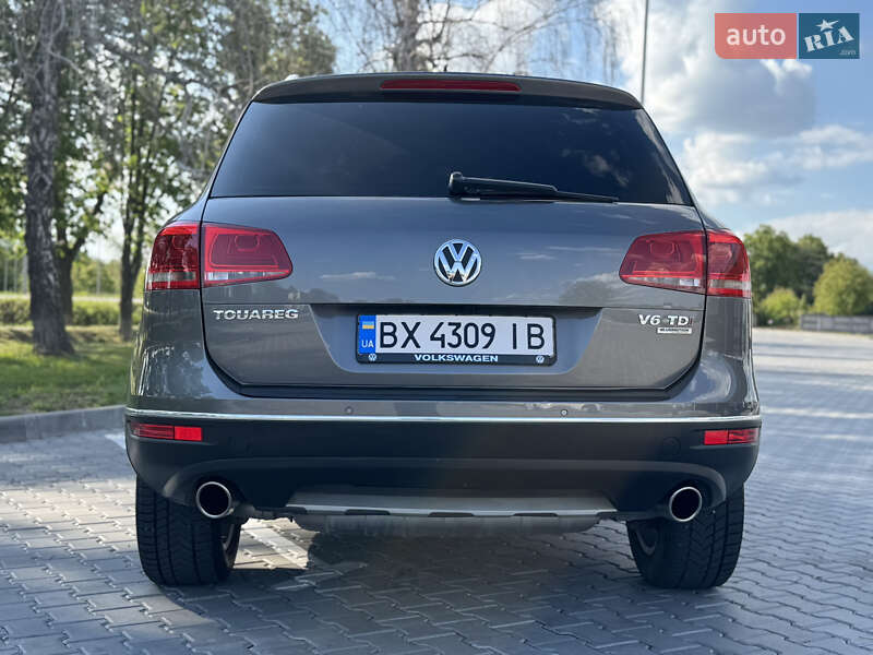 Внедорожник / Кроссовер Volkswagen Touareg 2011 в Тульчине