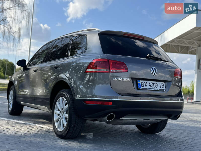 Внедорожник / Кроссовер Volkswagen Touareg 2011 в Тульчине