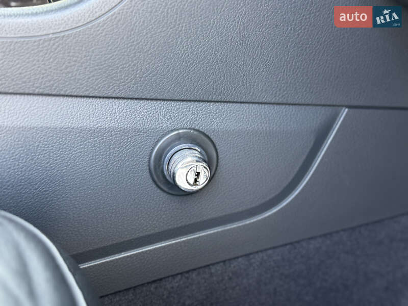 Внедорожник / Кроссовер Volkswagen Touareg 2011 в Тульчине