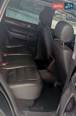 Внедорожник / Кроссовер Volkswagen Touareg 2006 в 
