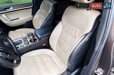 Внедорожник / Кроссовер Volkswagen Touareg 2011 в 