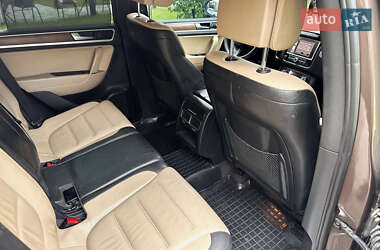 Внедорожник / Кроссовер Volkswagen Touareg 2011 в 