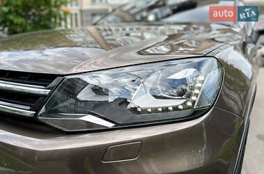 Внедорожник / Кроссовер Volkswagen Touareg 2011 в 
