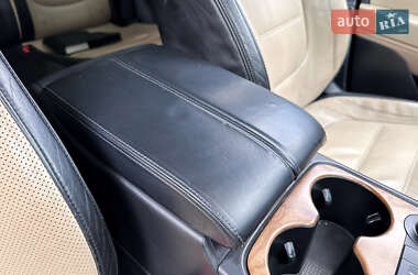Внедорожник / Кроссовер Volkswagen Touareg 2011 в 