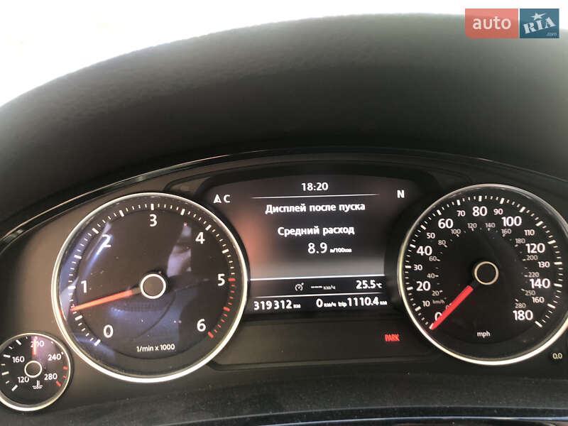 Внедорожник / Кроссовер Volkswagen Touareg 2012 в Киеве