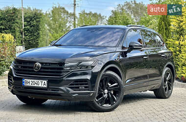 Позашляховик / Кросовер Volkswagen Touareg 2018 в Одесі