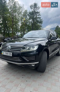 Внедорожник / Кроссовер Volkswagen Touareg 2016 в Рахове
