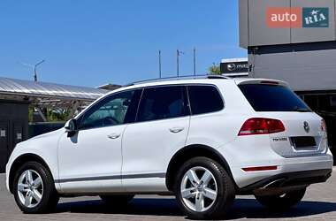 Внедорожник / Кроссовер Volkswagen Touareg 2012 в 