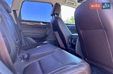 Внедорожник / Кроссовер Volkswagen Touareg 2012 в 