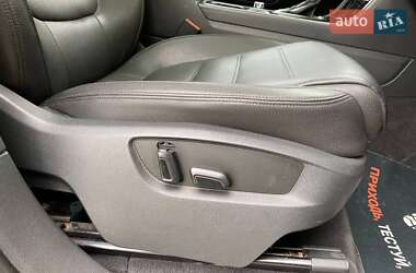 Внедорожник / Кроссовер Volkswagen Touareg 2013 в 
