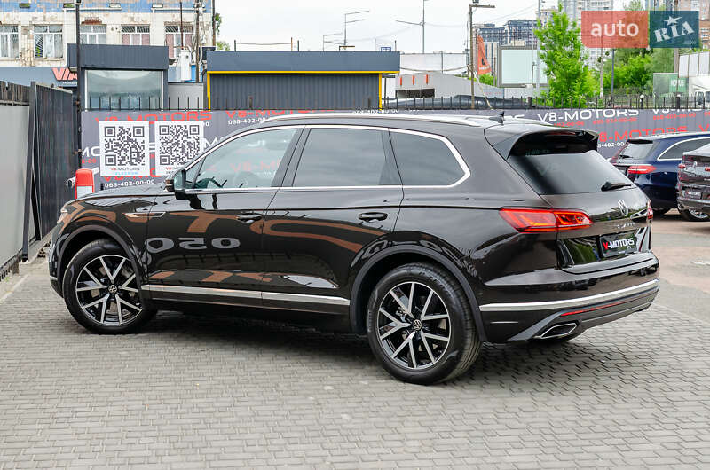 Внедорожник / Кроссовер Volkswagen Touareg 2021 в Киеве