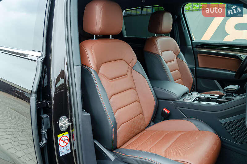 Внедорожник / Кроссовер Volkswagen Touareg 2021 в Киеве