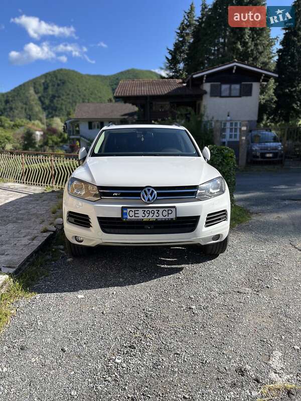 Внедорожник / Кроссовер Volkswagen Touareg 2014 в Новоднестровске