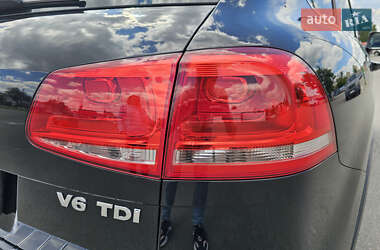 Внедорожник / Кроссовер Volkswagen Touareg 2015 в 