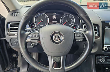 Внедорожник / Кроссовер Volkswagen Touareg 2015 в 