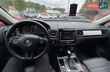 Внедорожник / Кроссовер Volkswagen Touareg 2011 в 