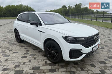 Внедорожник / Кроссовер Volkswagen Touareg 2022 в 