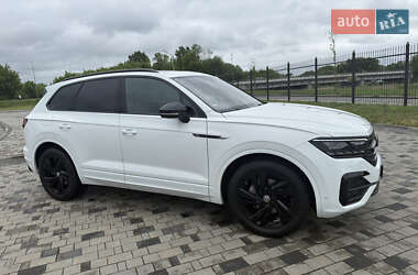 Внедорожник / Кроссовер Volkswagen Touareg 2022 в 