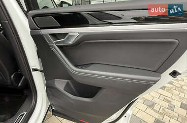 Внедорожник / Кроссовер Volkswagen Touareg 2022 в 