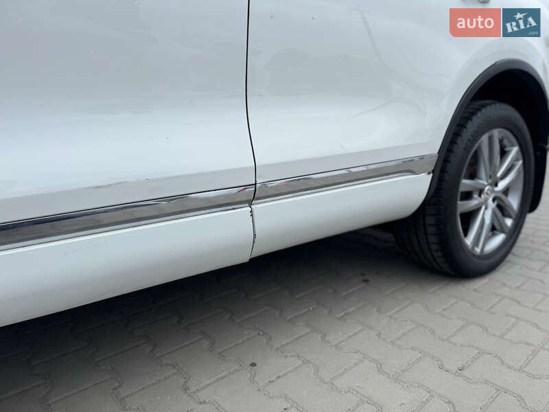 Внедорожник / Кроссовер Volkswagen Touareg 2016 в Луцке