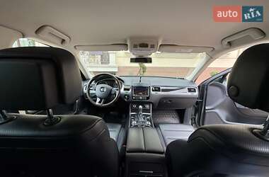 Позашляховик / Кросовер Volkswagen Touareg 2015 в 