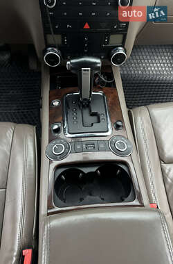 Внедорожник / Кроссовер Volkswagen Touareg 2007 в 