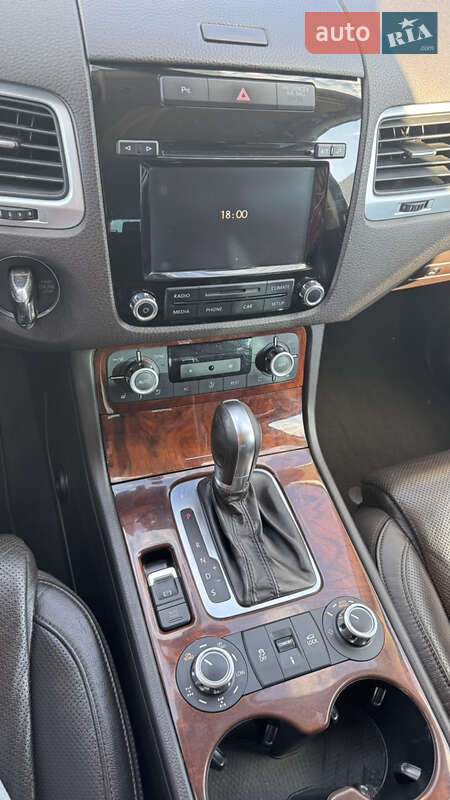 Внедорожник / Кроссовер Volkswagen Touareg 2011 в Одессе