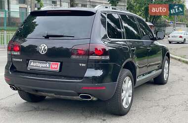Позашляховик / Кросовер Volkswagen Touareg 2008 в 