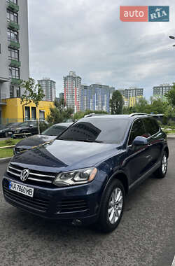 Позашляховик / Кросовер Volkswagen Touareg 2013 в Києві