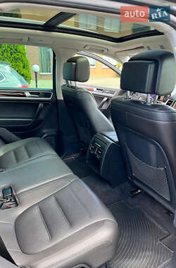 Внедорожник / Кроссовер Volkswagen Touareg 2014 в 