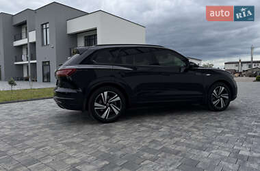 Внедорожник / Кроссовер Volkswagen Touareg 2022 в 