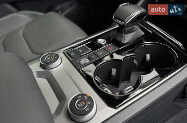 Внедорожник / Кроссовер Volkswagen Touareg 2022 в 