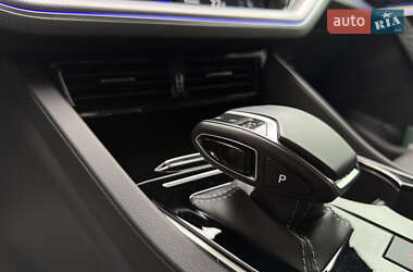 Внедорожник / Кроссовер Volkswagen Touareg 2022 в 