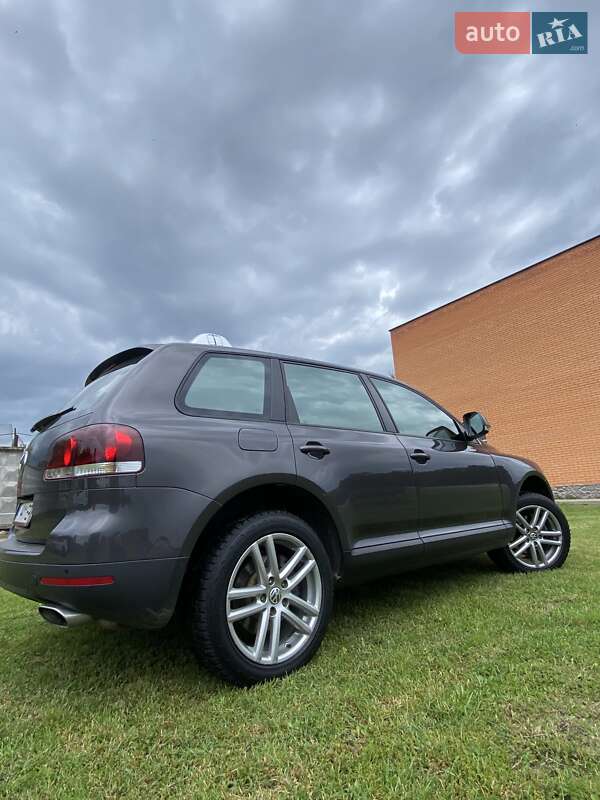 Внедорожник / Кроссовер Volkswagen Touareg 2009 в Фастове