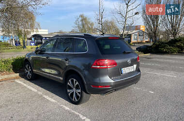 Внедорожник / Кроссовер Volkswagen Touareg 2011 в 
