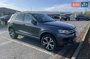 Внедорожник / Кроссовер Volkswagen Touareg 2011 в 