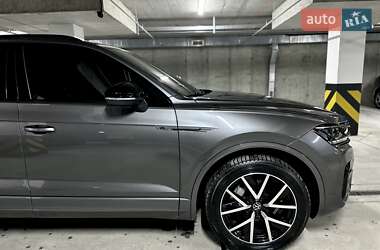 Внедорожник / Кроссовер Volkswagen Touareg 2021 в 