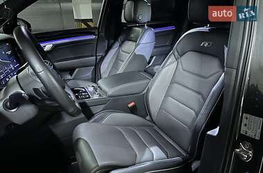 Внедорожник / Кроссовер Volkswagen Touareg 2021 в 